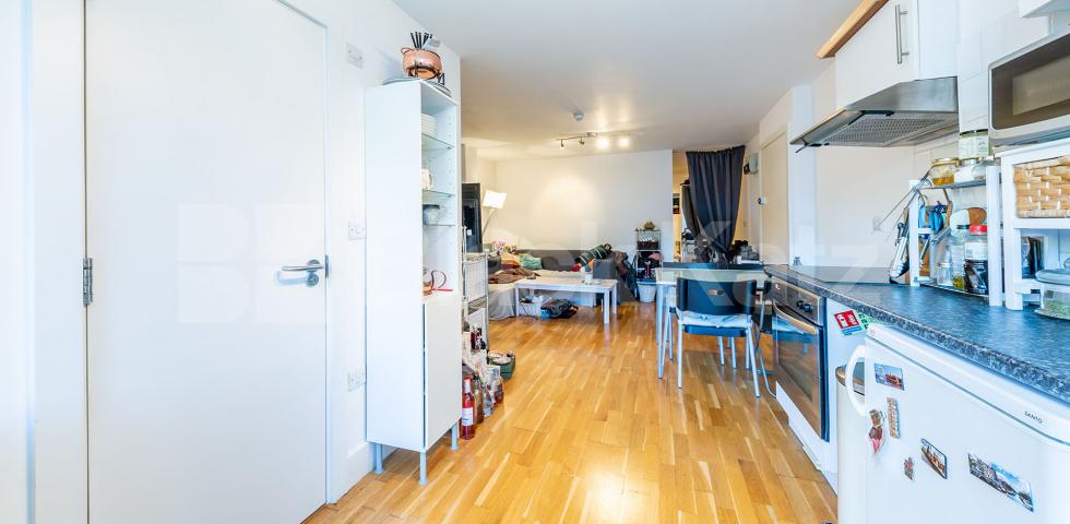 Spacious modern one bed with access to a communal garden  Camden Road, Camden